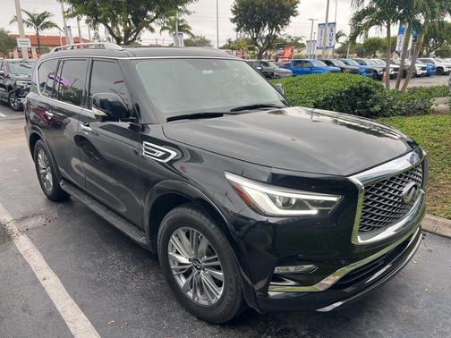 2021 INFINITI QX80 Luxe