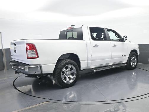 Bright White Clearcoat 2019 RAM 1500 Big Horn