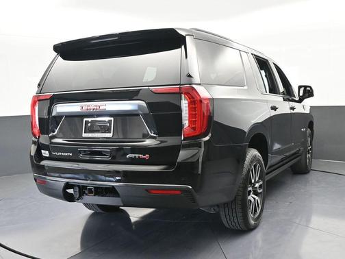 2022 GMC Yukon XL AT4