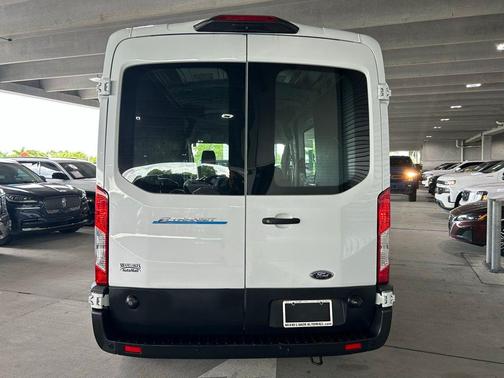 2022 Ford E-Transit Base