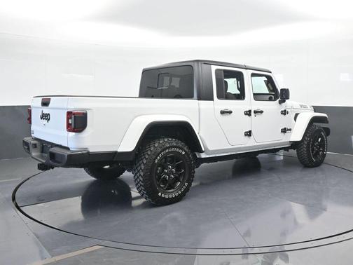 2024 Jeep Gladiator Sport