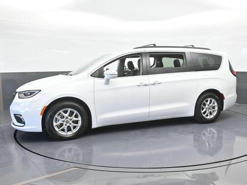 2022 Chrysler Pacifica Touring-L