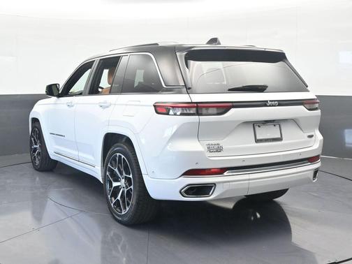 2024 Jeep Grand Cherokee Summit