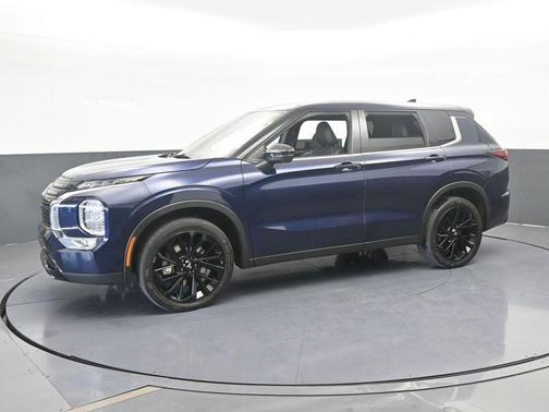 2023 Mitsubishi Outlander SE Special Edition