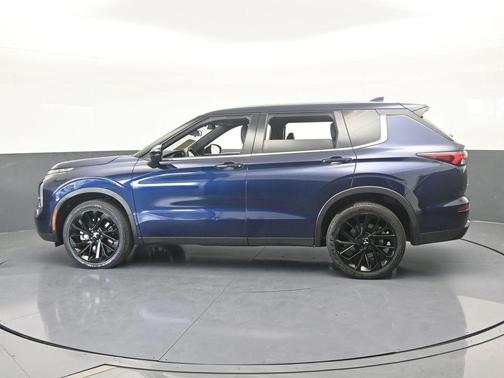 2023 Mitsubishi Outlander SE Special Edition