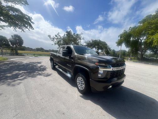 Greenstone Metallic 2022 Chevrolet Silverado 2500 LT