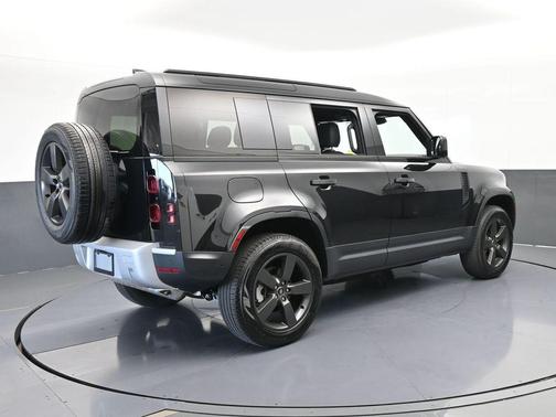 2025 Land Rover Defender P300