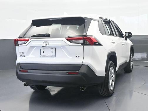 Ice 2025 Toyota RAV4 LE