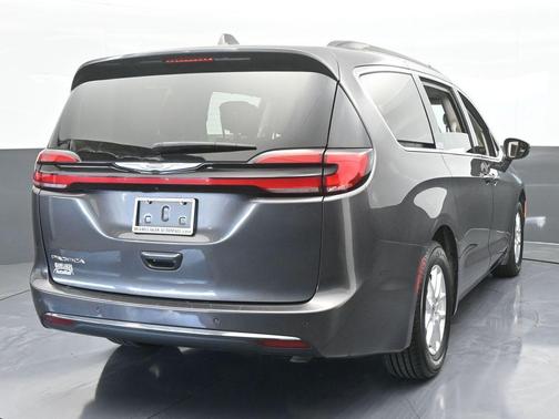 2022 Chrysler Pacifica Touring-L