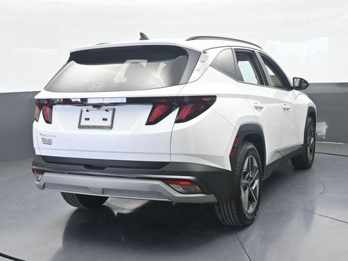White Pearl 2025 Hyundai TUCSON SEL