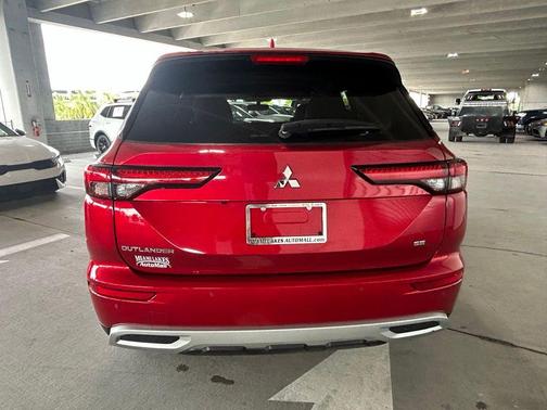 Diamond 2024 Mitsubishi Outlander SE Black Edition