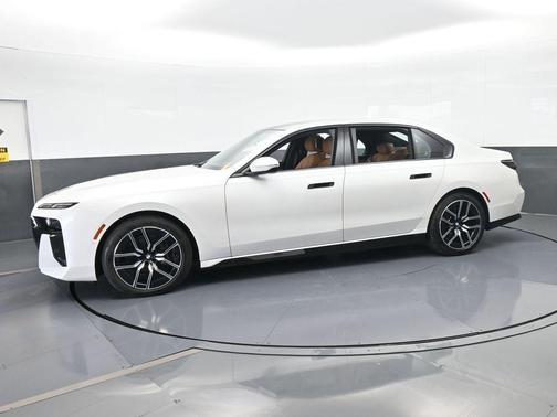 2025 BMW 740 i xDrive