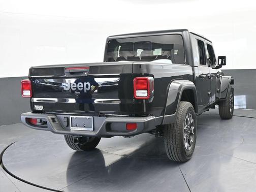 2024 Jeep Gladiator Sport