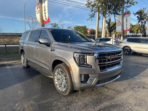 2022 GMC Yukon XL SLT
