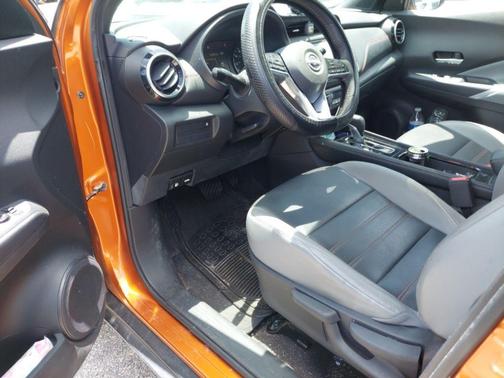 Monarch Orange / Super Black 2023 Nissan Kicks SR