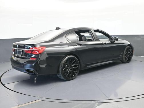 2016 BMW 750 i xDrive