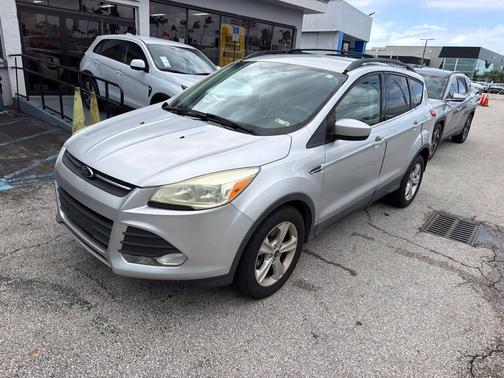 Sterling Gray Metallic 2014 Ford Escape SE