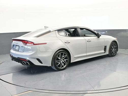 2022 Kia Stinger GT-Line