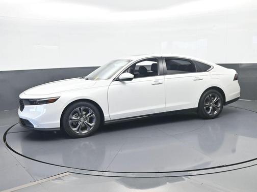White 2023 Honda Accord EX