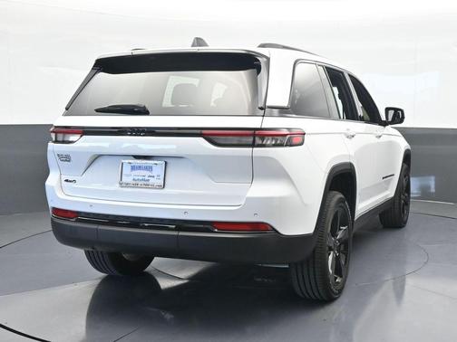 2024 Jeep Grand Cherokee Laredo