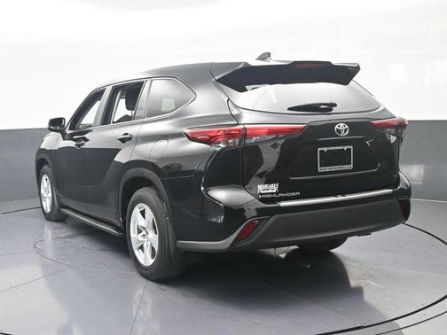Midnight Black Metallic 2023 Toyota Highlander L