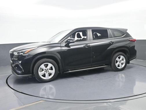 Midnight Black Metallic 2023 Toyota Highlander L