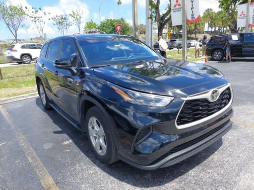 Black 2023 Toyota Highlander L