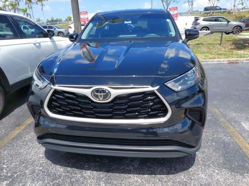 Black 2023 Toyota Highlander L