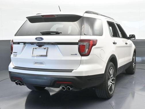 2019 Ford Explorer sport