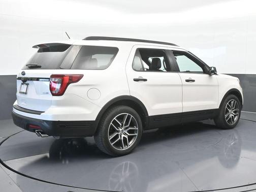 2019 Ford Explorer sport