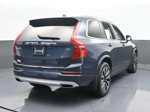 2020 Volvo XC90 T5 Momentum 7 Passenger