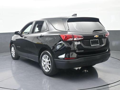 Mosaic Black Metallic 2023 Chevrolet Equinox LS