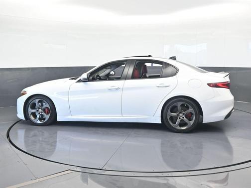 2017 Alfa Romeo Giulia Base