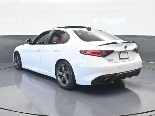 2017 Alfa Romeo Giulia Base