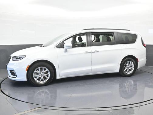 2022 Chrysler Pacifica Touring-L