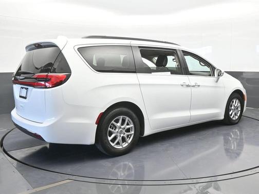 2022 Chrysler Pacifica Touring-L