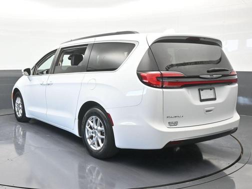 2022 Chrysler Pacifica Touring-L