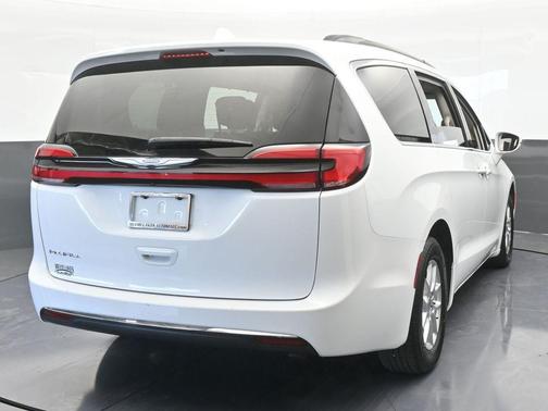 2022 Chrysler Pacifica Touring-L