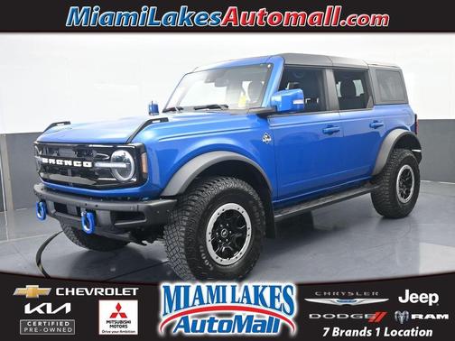 Blue Metallic 2022 Ford Bronco Outer Banks