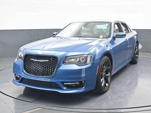 2022 Chrysler 300 Touring L