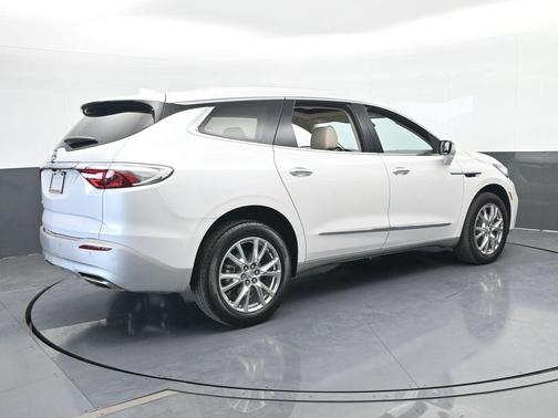 White Frost Tri-Coat 2024 Buick Enclave Essence