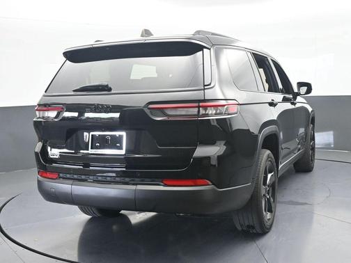 Diamond Black 2023 Jeep Grand Cherokee L Laredo