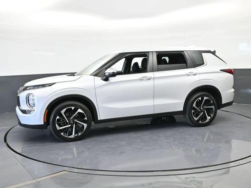 2022 Mitsubishi Outlander ES
