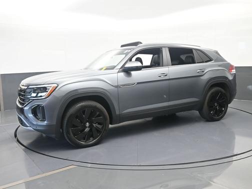 Platinum Gray Metallic 2025 Volkswagen Atlas Cross Sport 2.0T SE w/Technology 4MOTION