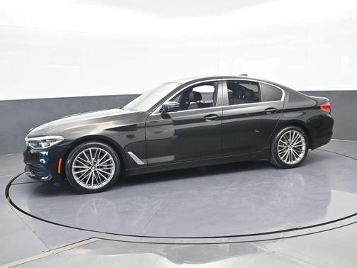 Black Sapphire Metallic 2019 BMW 530 i