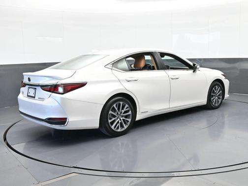 2022 Lexus ES 300h 300H
