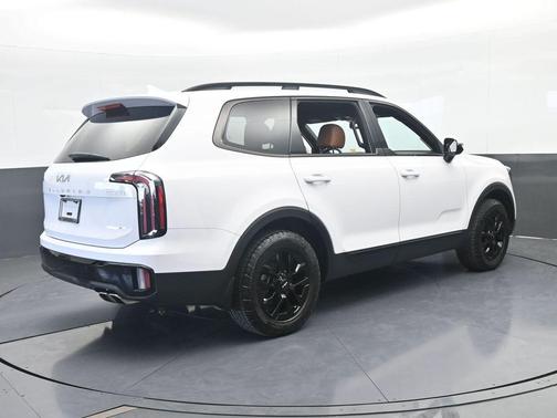 Glacial White Pearl 2024 Kia Telluride SX X-Pro