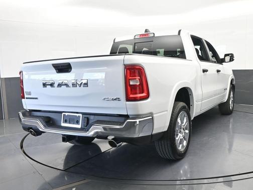 Bright White Clearcoat 2026 RAM 1500 Big Horn/Lone Star