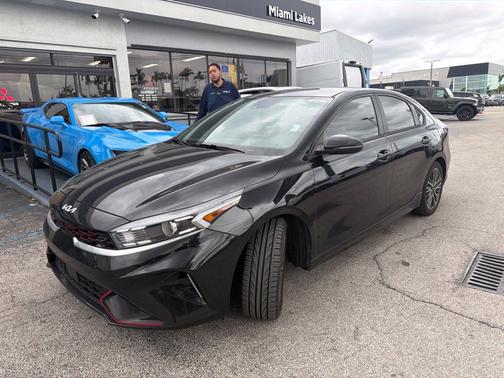 Aurora Black Pearl 2023 Kia Forte GT-Line