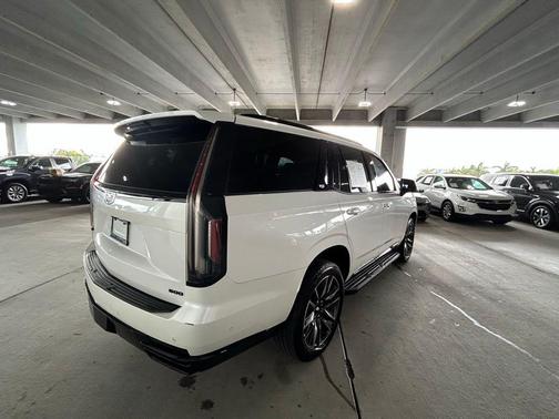 2022 Cadillac Escalade Sport